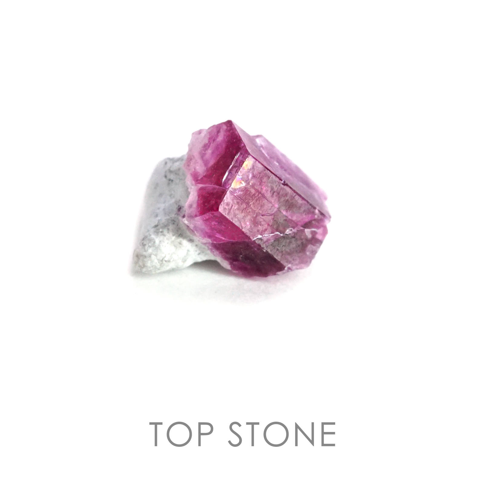 レッドベリル アメリカ・ユタ州産 原石・結晶 非加熱 0.75ct[19111524
